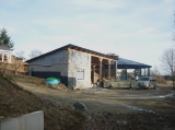 Dílna a přístřešek na dřevo, kruhovka - leden 2011 Dílna a přístřešek na dřevo, kruhovka - leden 2011